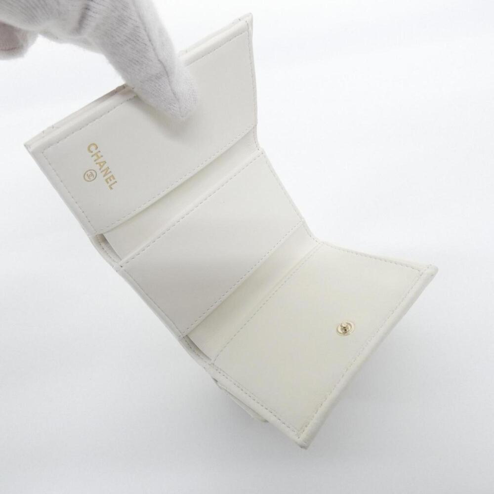 CHANEL White Wallet - Picture 7 of 9